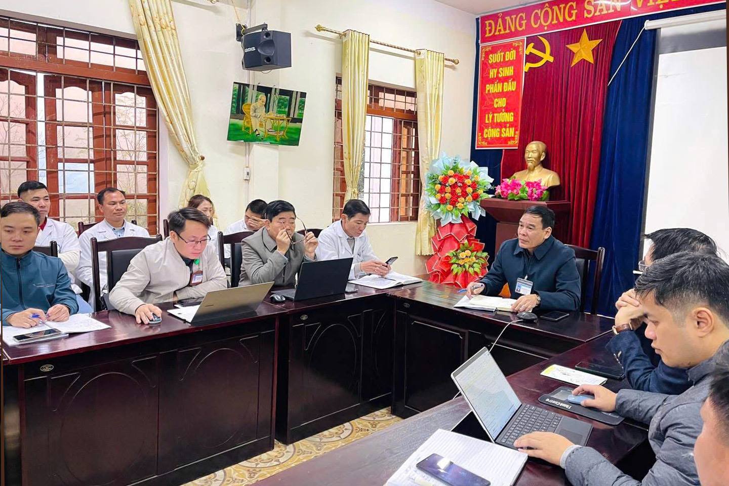 او به مقاله اعتقاد دارد